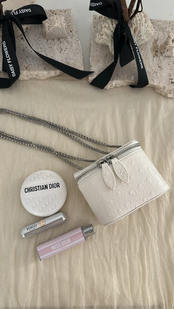 Ostr- white