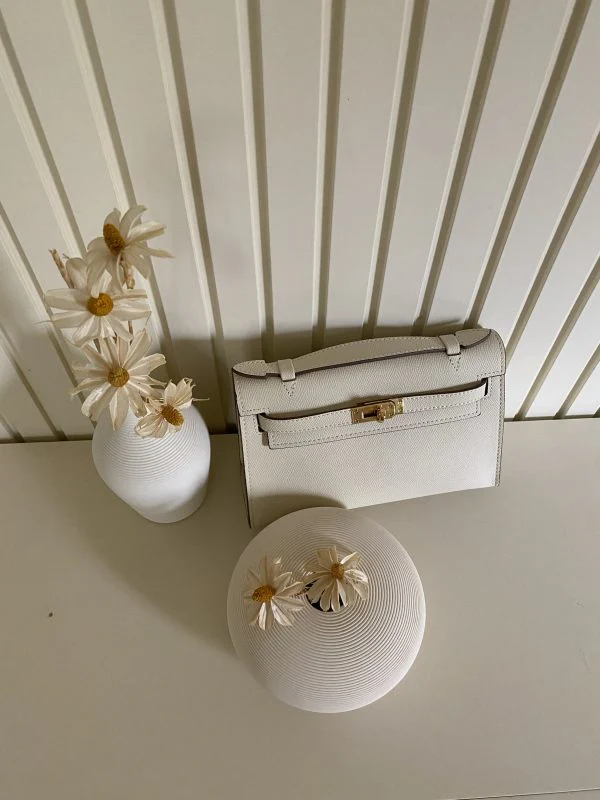 Hermes Kelly Cut Clutch - Off White