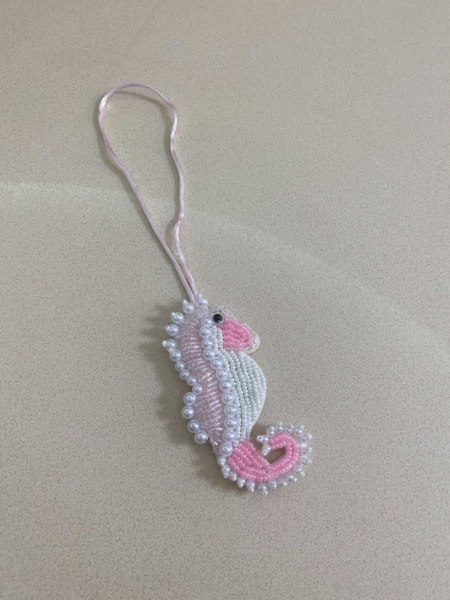 Elegant Handmade Beaded Seahorse Hanging Ornament – Pink & White Pearl Design